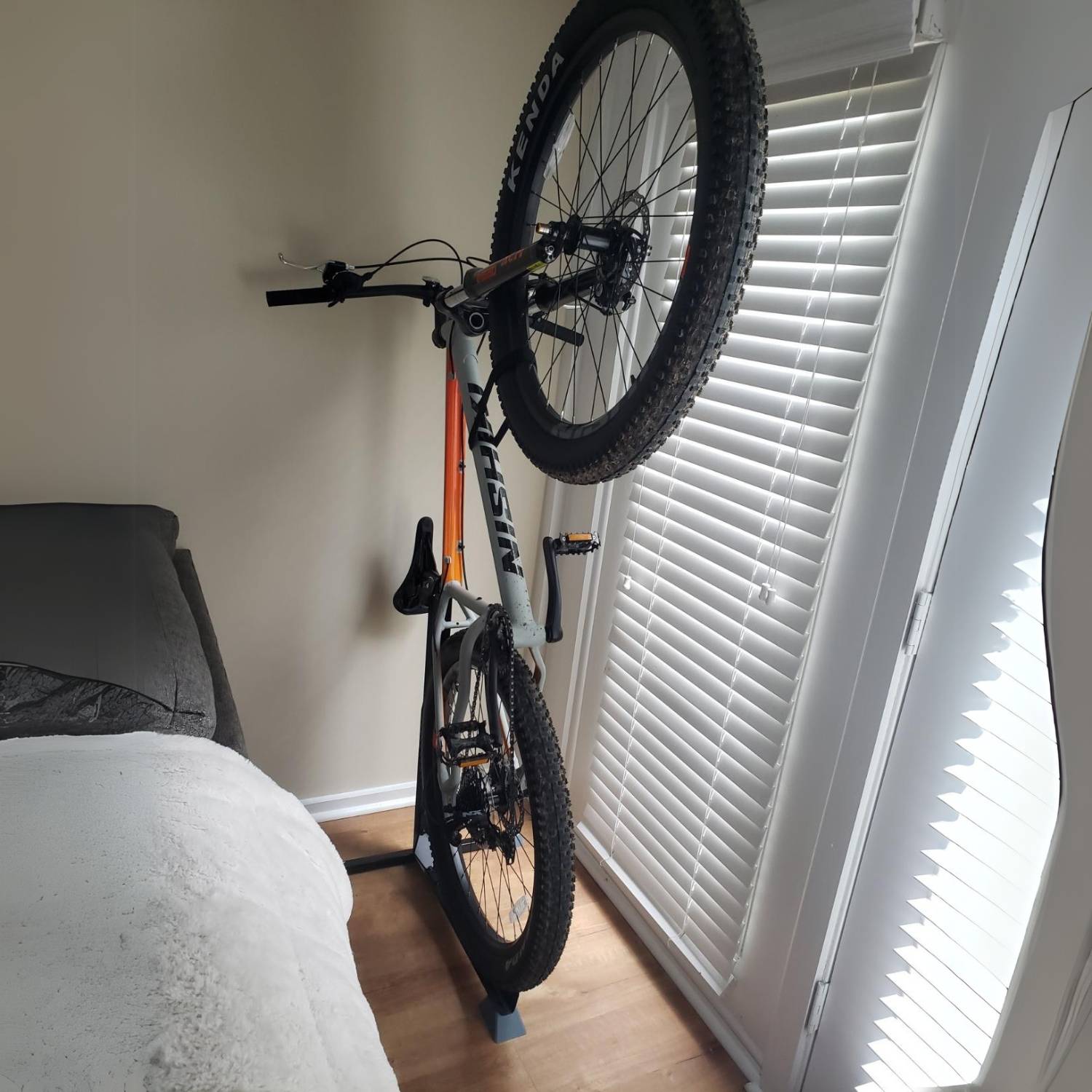 Vertical Bike Stand: image 17